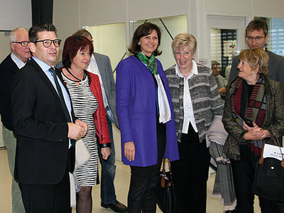 Bawarska minister stanu Ilse Aigner odwiedza firmę ept GmbH