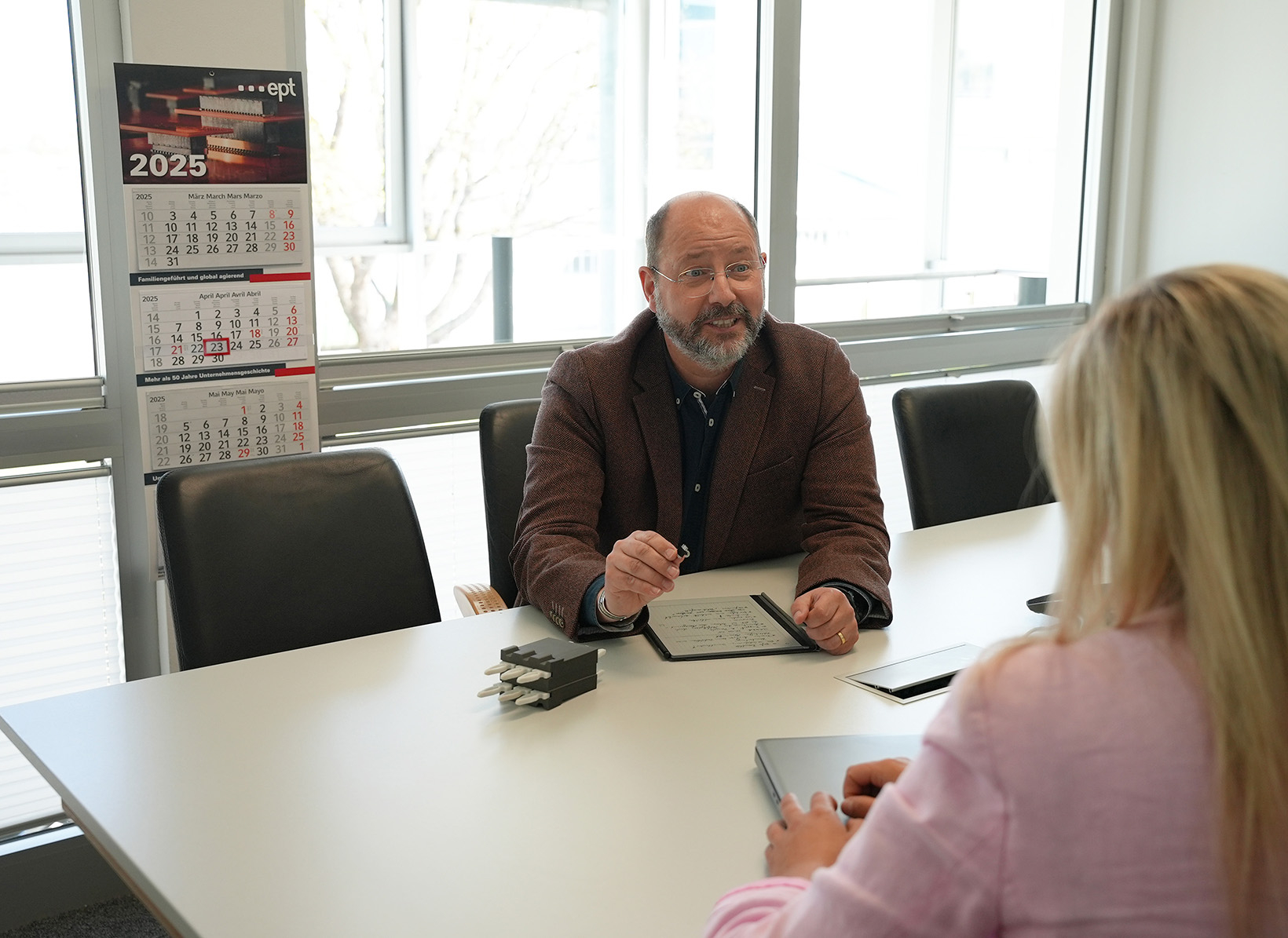 Interview Hossfeld 1640x1195px